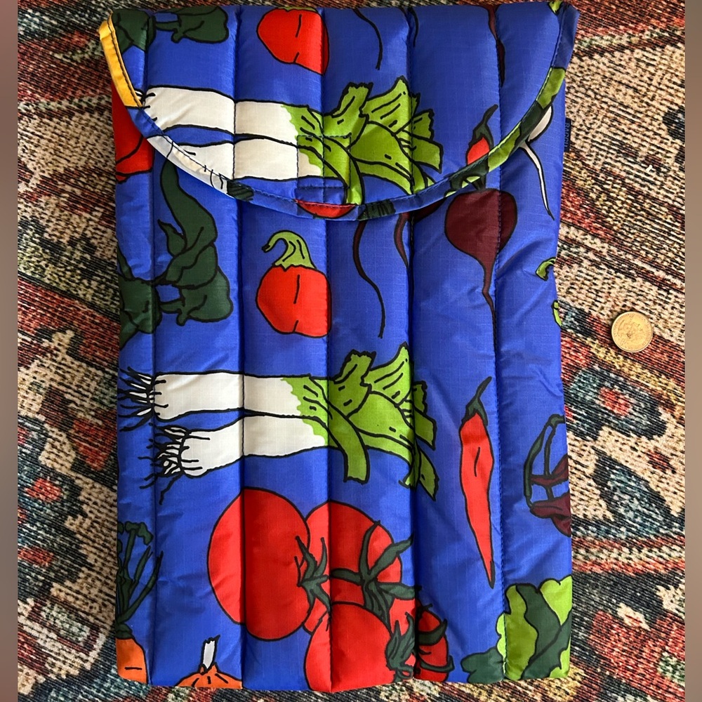 16 inch large laptop puffy Baggu sleeve - fruits and veggies